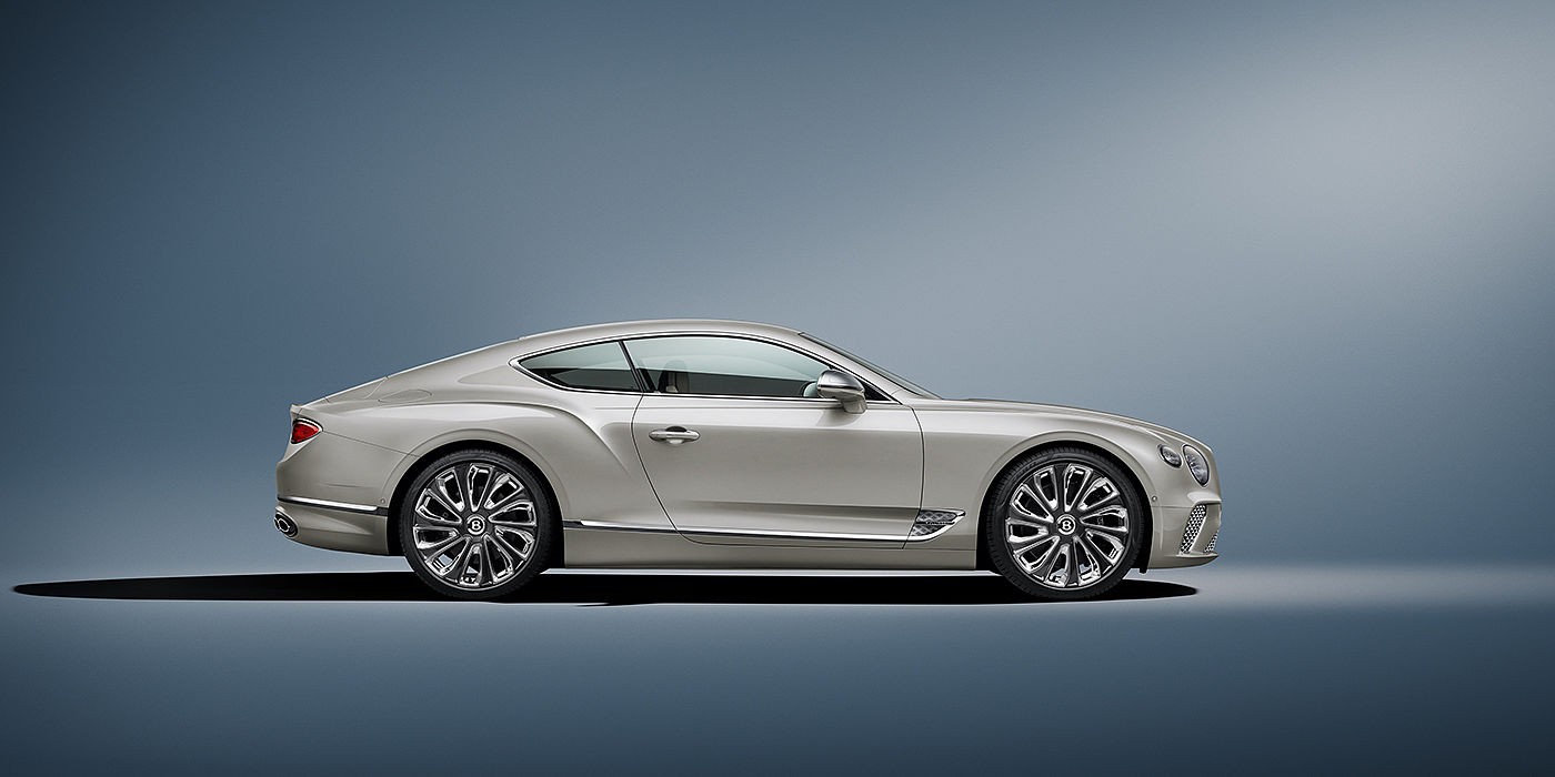 Bentley Istanbul Bentley Continental GT Mulliner coupe in White Sand paint front 34